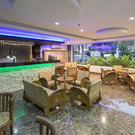 Grand Puri Saron Hotel Malioboro Yogyakarta Dış mekan fotoğraf