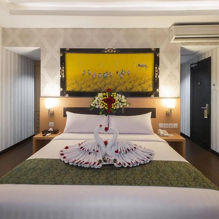 Grand Puri Saron Hotel Malioboro Yogyakarta Dış mekan fotoğraf